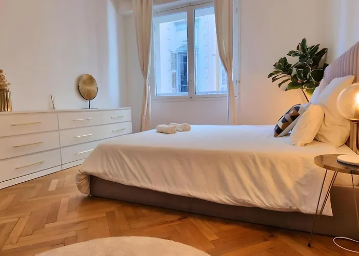 Jazzy Et Spacieux Appartement Prom Des Anglais